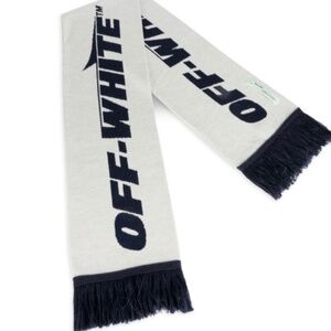 Off-white winter scarf